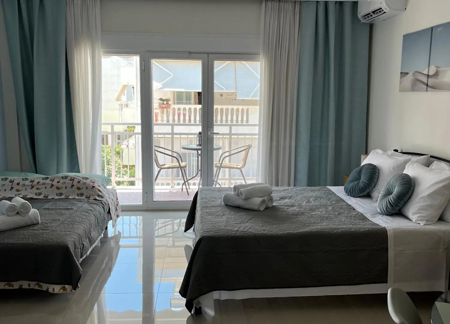 Irene Beach Front Luxury Suite Peraía 0*,