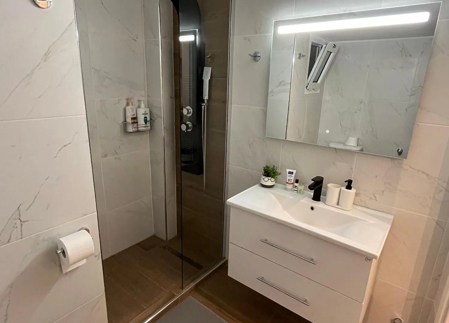 Διαμέρισμα Irene Beach Front Luxury Suite Περαία Ελλάδα